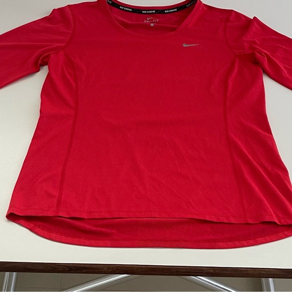 Nike running dry-fit like new size large never used originally $80. Asking $40 - Picture 3 of 3